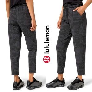 Lululemon Keep Moving Running Pants 7/8 High-Rise
Incognito Camo Multi Grey 4